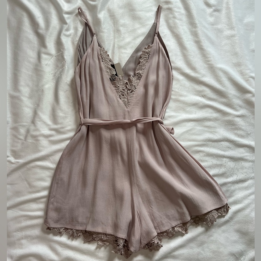 Pink romper - Picture 2 of 2